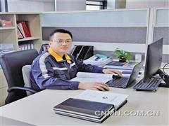 砥礪創(chuàng)新?tīng)?zhēng)做戰(zhàn)新材料“排頭兵”——記“中央企業(yè)勞動(dòng)模范” 莫永達(dá)