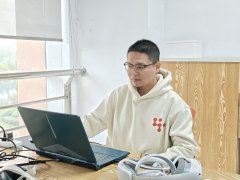 偶我们都设定了人物小传